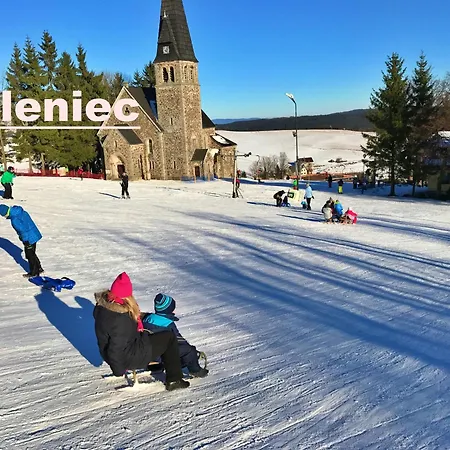 Dream - Ogrod 600m2, Wifi 600mb, Gaming, Klimatyzacja, Ev Wallbox 11kw